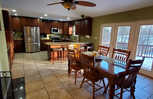 Lexington House | Family friendly house in quiet neighborhood. Close to everything!