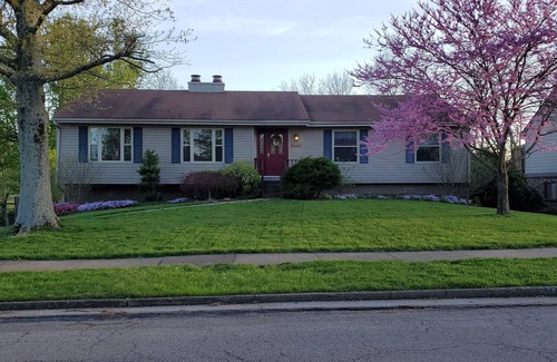 Lexington House | Family friendly house in quiet neighborhood. Close to everything!