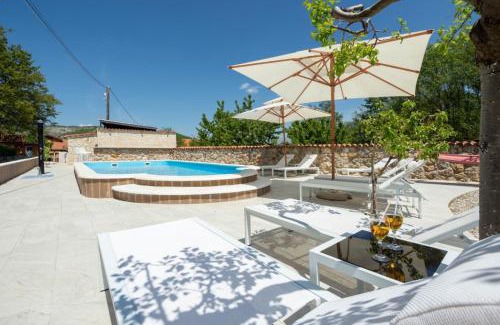 Vrlika House | Family friendly house with a swimming pool Maovice, Zagora - 24726