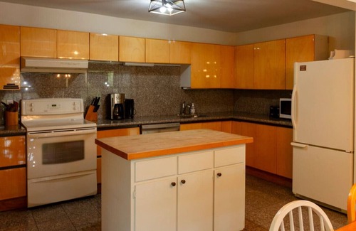 Prince Edward House | Family Friendly in Picton, PEC!