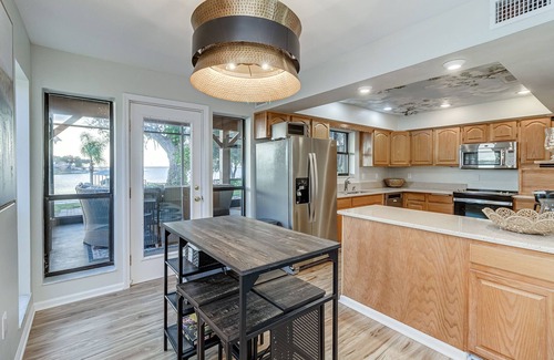 Crooked Lake House | Family-friendly lakefront paradise near Disney and LegoLand.