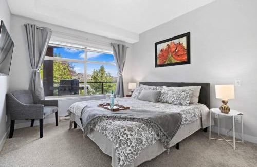 Central Okanagan Apartment | Family-friendly lake view Luxury condo with AC, pool, Hot tub, near winery and shopping center