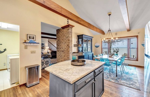 Algoma House | Family friendly lake front cottage just 15 minutes to EVERYTHING!