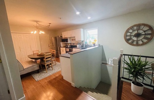 Marshall House | FAMILY FRIENDLY LAKE HOUSE WITH FABULOUS SCREENED PORCH