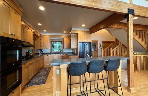 Crosslake House | Family-Friendly Lakefront Retreat with Stunning Sunsets on Whitefish Chain in MN