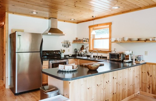 Bethel Cabin | Family-friendly, Luxury Log Cabin Nestled in the Woods - 10 Mins to Sunday River