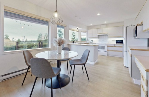 West Sechelt House | Family-friendly Modern Luxury Retreat - West Sechelt