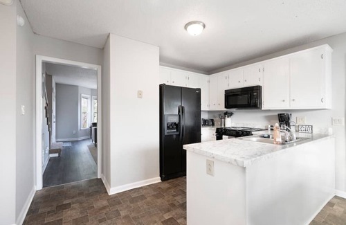 Clarksville House | Family-Friendly Oasis: 4-Bedroom Home with King Bed and Fenced Yard in Clarksville, TN