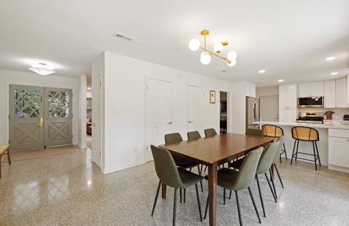 Madison Park House | Family-Friendly Oasis! Newly Remodeled, Near UF!