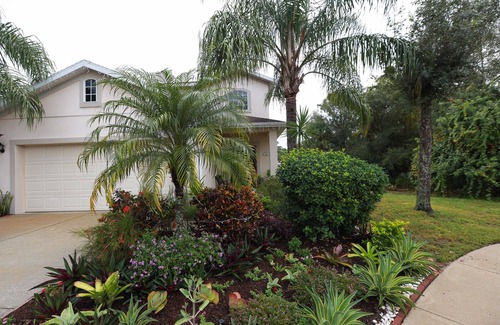 Fruitville House | Family friendly only 20 minutes driving distance to the sugar white sand beaches