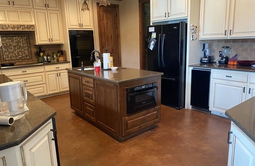 Graford House | Family Friendly PK Peninsula Lakefront Home 6 Bedrooms 6.5Bath