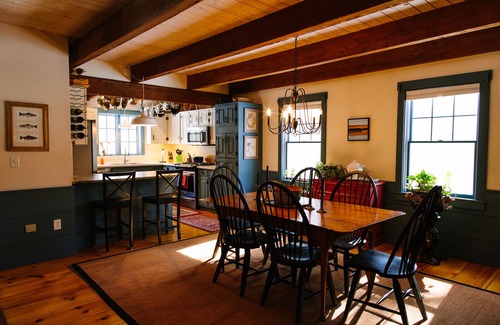 Brunswick Cottage | Family friendly pond-side retreat - Short distance to Bowdoin, beaches, hikes