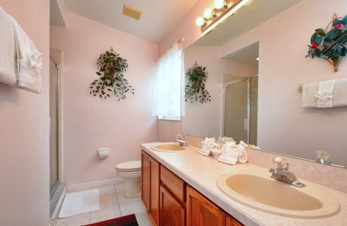 Greater Groves House | FAMILY FRIENDLY POOL HOME, OVERSIZED DECK, NO REAR NEIGHBORS, BBQ GRILL!!!