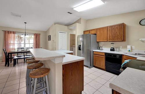 Greater Groves House | FAMILY FRIENDLY POOL HOME, OVERSIZED DECK, NO REAR NEIGHBORS, BBQ GRILL!