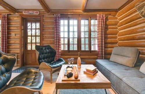 Lac-Superieur Ski Chalet | Family Friendly Private Log Home 6 Person Remote Work Breathtaking Mountain Views Versant Nord