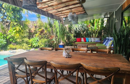 North Creek House | Family friendly retreat 5 minutes stroll to the beach!