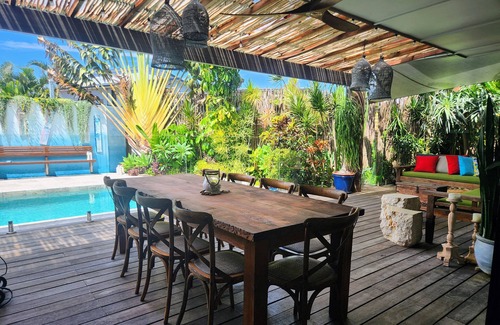 North Creek House | Family friendly retreat 5 minutes stroll to the beach!