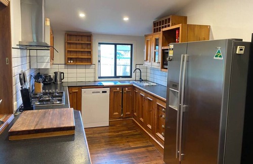 Urunga House | Family-Friendly Retreat with 4 Bedrooms, Opposite