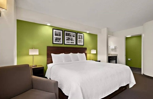 Wesley Chapel Hotel | Family-Friendly Space Near Wesley Chapel's & Top Sites | Pool, Free Parking