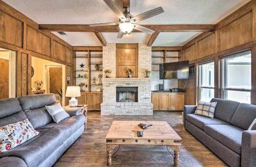 Encino Park House | Family-Friendly San Antonio Home with Hot Tub and Deck