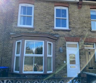 Deal House | Family friendly, sleeps 5, 3 mins to beach