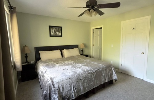 Center Conway Condo | Family friendly tree-house retreat - 10 mins from North Conway