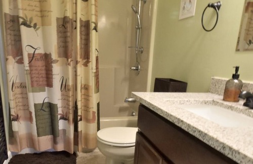 Center Conway Condo | Family friendly tree-house retreat - 10 mins from North Conway