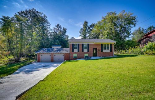 Tuskegee House | Family-Friendly Tuskegee Home 3 Mi to University!