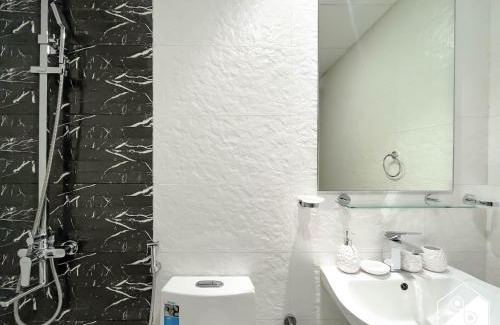 International City Apartment | Family-Friendly Urban Escape l Pool & Gym