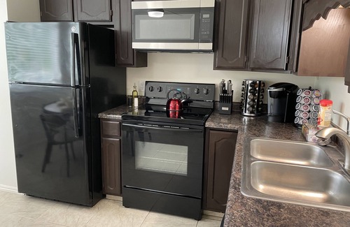 Canyon Rim House | Family Friendly | Skiers Welcome | Sleeps 11 | Washer/Dryer | Smart TVs | Garage
