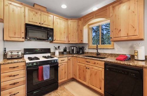 Montgomery Estates Cabin | Family Friendly-Great Location-AC Prestigious Neighborhood; 3 miles to lake