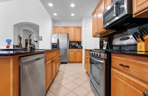 Palm Valley House | Family Friendly w/Badminton | Goodyear Park