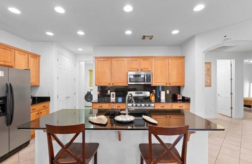 Palm Valley House | Family Friendly w Badminton Goodyear Park