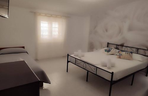 Galtelli House | Family & Friends - Room 2 - Second Floor - shared bathroom