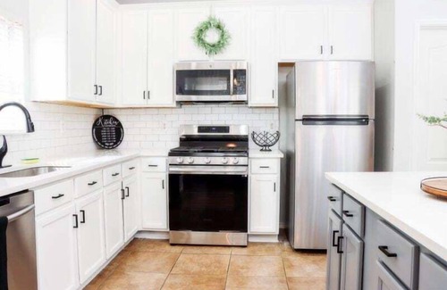 San Antonio House | Family Fun House w/Theater, playhouse, & more! 0.1 miles to NSSA!