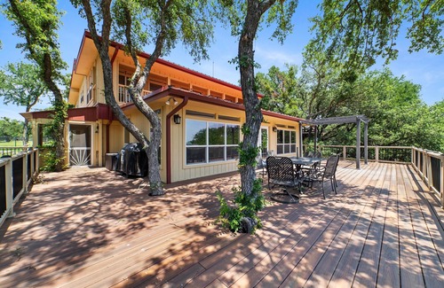 Brownwood House | Family Fun in Lake Life