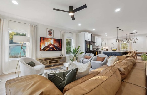 Scottdale House | Family FUN! Kids Playroom, Game Room, Dogs OK