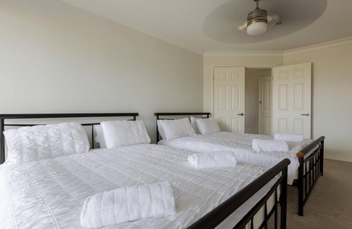 Pacific Pines Apartment | Family Fun Oasis Pool Retreat Near Theme Parks