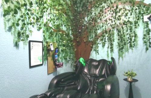 Dallas House | Family Game Room - Full-Body Massage Chair - Private Patio - Ultimate Group Getaway for 12