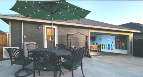 Dallas House | Family Game Room - Full-Body Massage Chair - Private Patio - Ultimate Group Getaway for 12