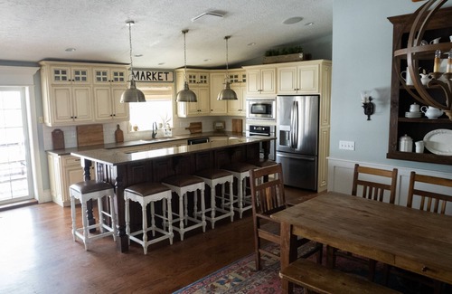 Orem House | Family Gathering Place with Views, Firepit, Pickleball Court, & Trampoline