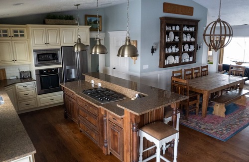 Orem House | Family Gathering Place with Views, Firepit, Pickleball Court, & Trampoline