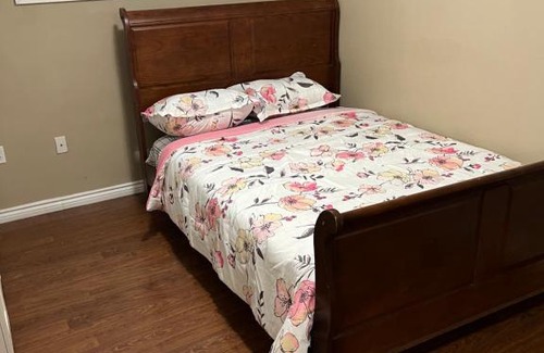 Bowmanville Apartment | Family Getaway