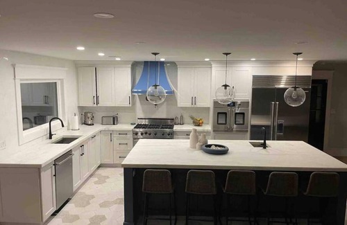 Larchmont House | Family getaway.Commuter's Dream.Weddings&Events.Content House.Luxury Smart Home