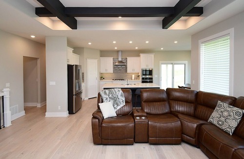 Elkhorn House | Family Getaway House - 6BR, Sleeps the Crew