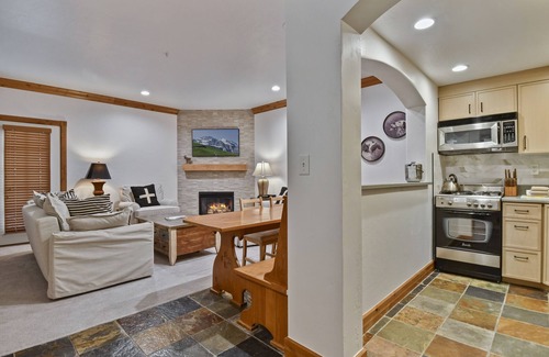 Zermatt Villa | Family Getaway~pool, Tubing, Skiing, & Ice Castles Villa 1002 1 Bedroom Villa by RedAwning