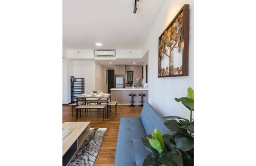 Seri Tanjung Pinang House | Family home close to Straits Quay