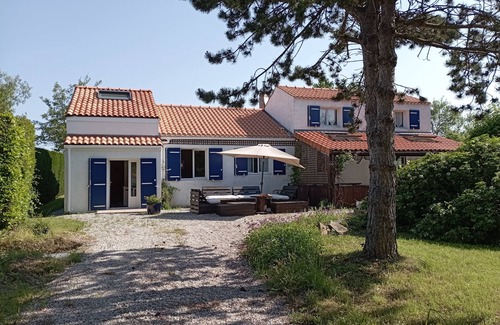 Pornic House | Family home 10/12 people heated pool, 5 bedrooms, pets welcome.