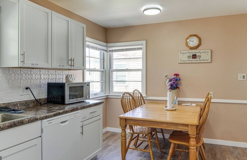 Waterloo Cottage | Family Home By Theme Park & Waterloo Arts District