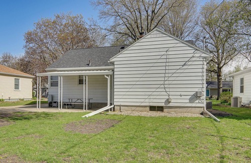 Waterloo Cottage | Family Home By Theme Park & Waterloo Arts District